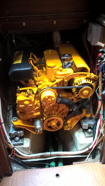 The engine is a Vetus MD3.28 3-cylinder 28 HP diesal. It is a marinised Mitsubishi diesal engine. Access to the engine is improved by lifting the cockpit floor. The engine was installed in 2009